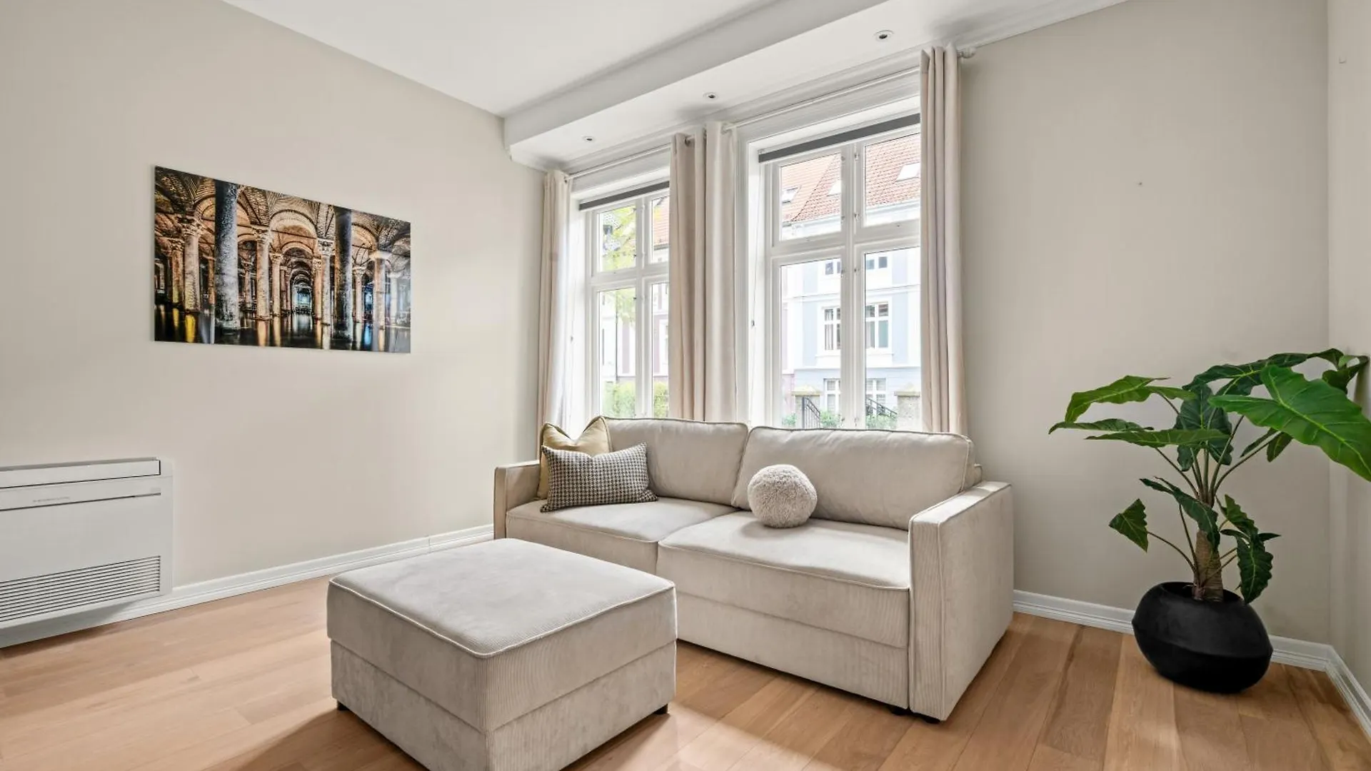 Scandinavian Luxury In Bergen'S Finest Street 0*, Bergen Norwegen