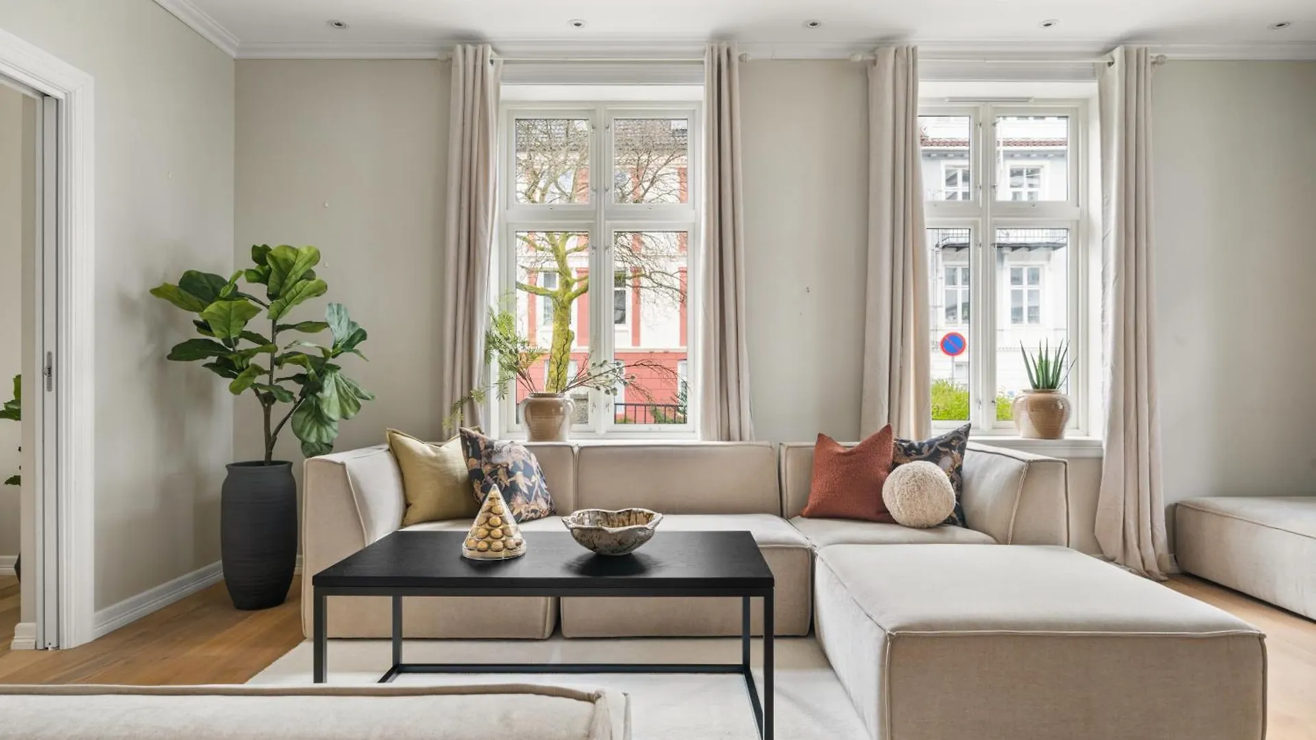 Scandinavian Luxury In Bergen'S Finest Street